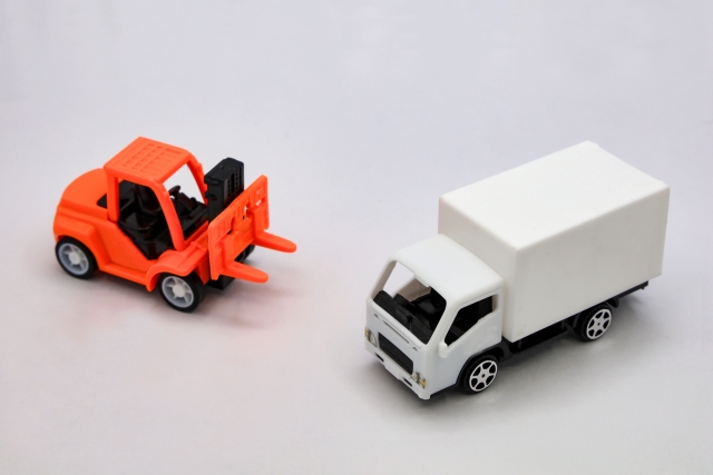 おもちゃのトラック フォークリフト
