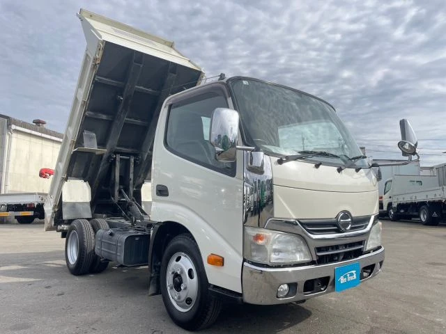 土砂ダンプ：土砂を運搬する