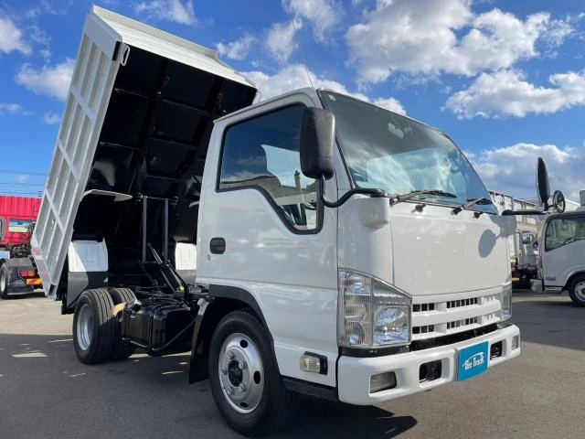 深ダンプ（土砂禁ダンプ）：土砂以外を運搬する