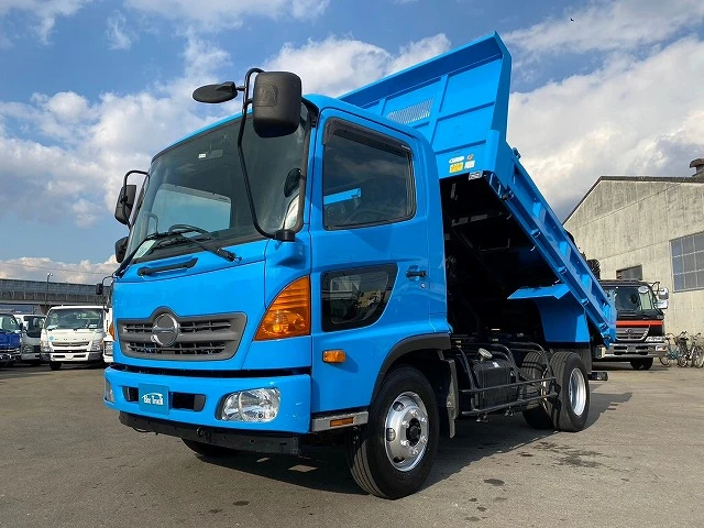 中型ダンプ：4tダンプ