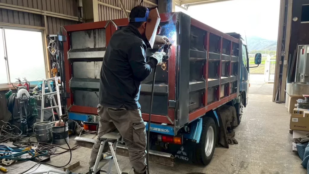 深ダンプ架装⑧