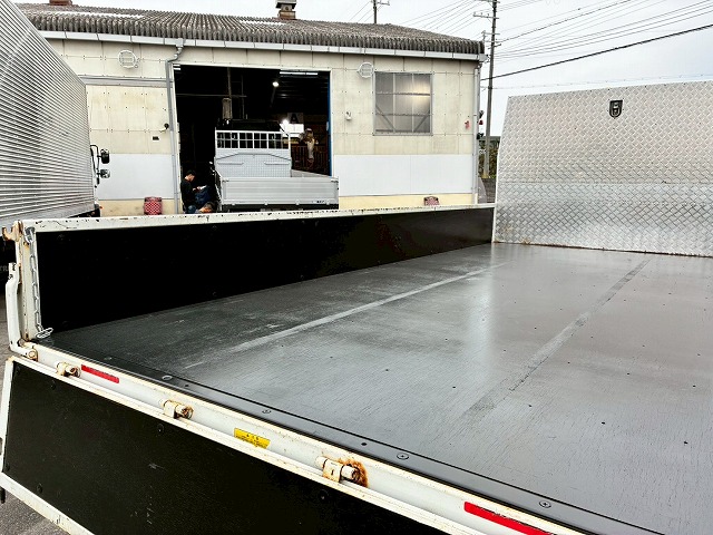 2021年 三菱ふそう キャンター 4100kg積載 No.1993