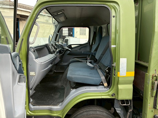 2016年 三菱ふそう キャンター 4000kg積載 No.1990