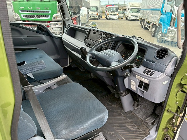 2016年 三菱ふそう キャンター 4000kg積載 No.1990