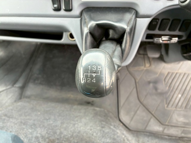 2016年 三菱ふそう キャンター 4000kg積載 No.1990