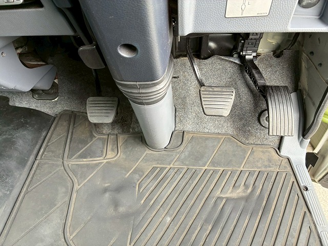 2016年 三菱ふそう キャンター 4000kg積載 No.1990