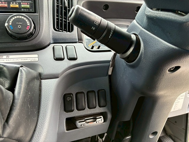 2016年 三菱ふそう キャンター 4000kg積載 No.1990