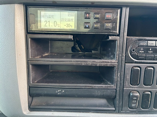 2017年 ファイター 2550kg積載 No.1992