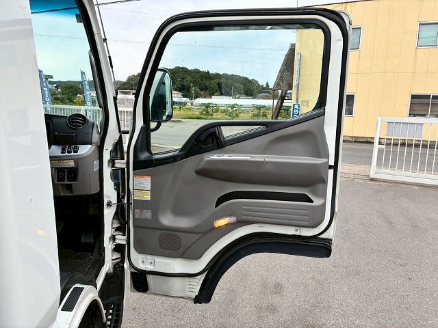 2021年 三菱ふそう キャンター 4100kg積載 No.1993