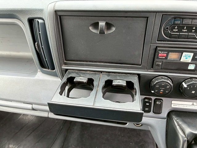 2016年 三菱ふそう キャンター 4000kg積載 No.1990