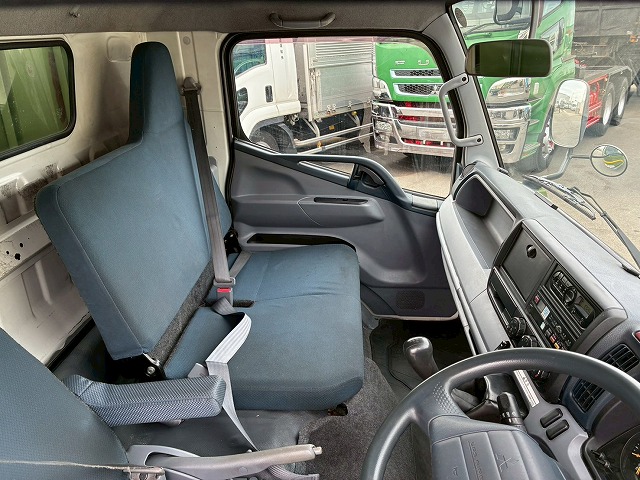 2016年 三菱ふそう キャンター 4000kg積載 No.1990