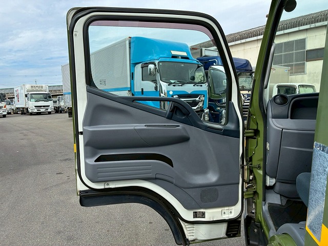 2016年 三菱ふそう キャンター 4000kg積載 No.1990