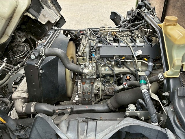 2016年 三菱ふそう キャンター 4000kg積載 No.1990