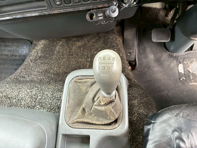 2016年 ファイター 2800kg積載 No.2030