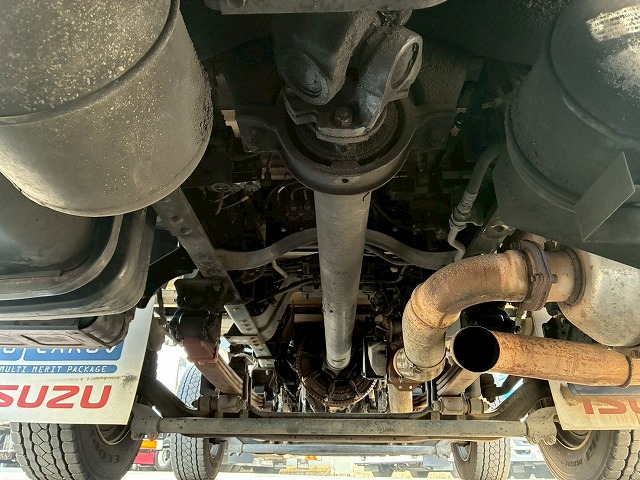 2015年 いすゞ 13700kg積載 No.2035