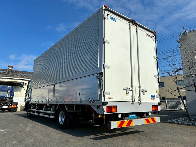 2017年 いすゞ 2900kg積載 No.2047