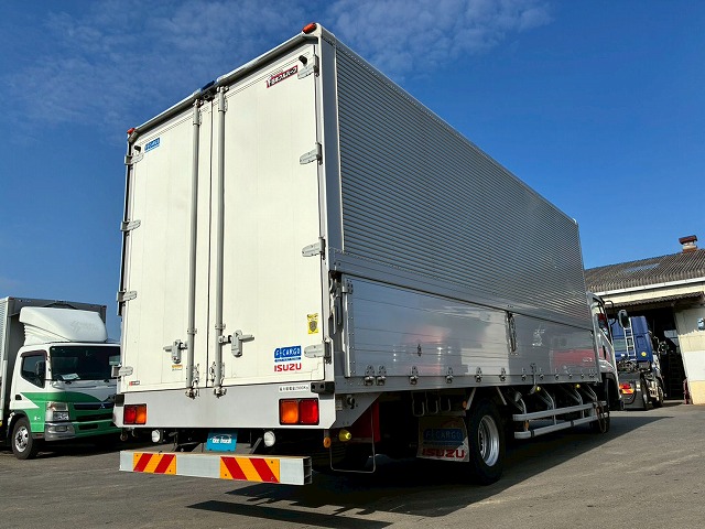 2017年 いすゞ 2900kg積載 No.2047