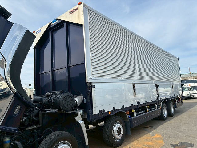 2017年 UDトラックス 13600kg積載 No.2056