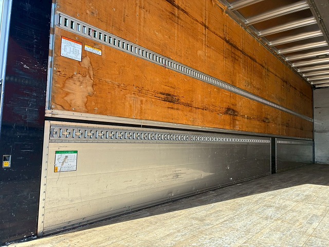 2017年 UDトラックス 13600kg積載 No.2056