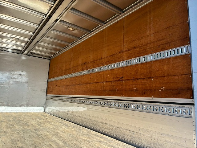 2010年 いすゞ 3050kg積載 No.2076