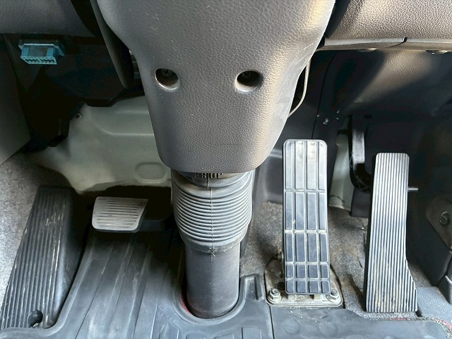 2017年 UDトラックス 13600kg積載 No.2056