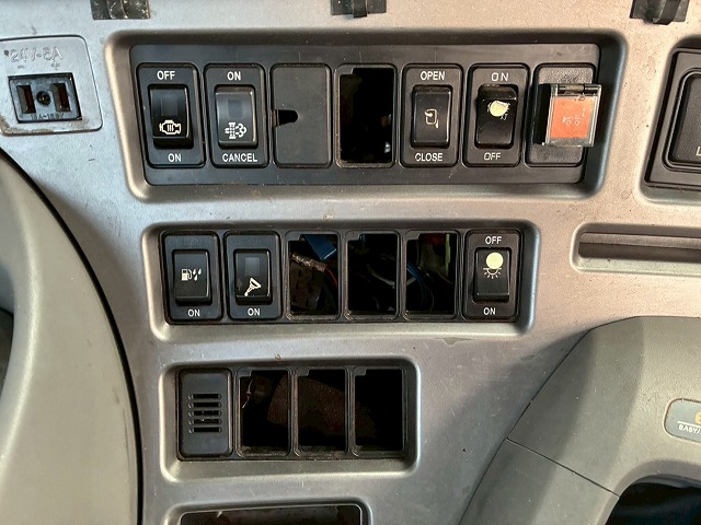 2017年 UDトラックス 38620kg積載 No.2067