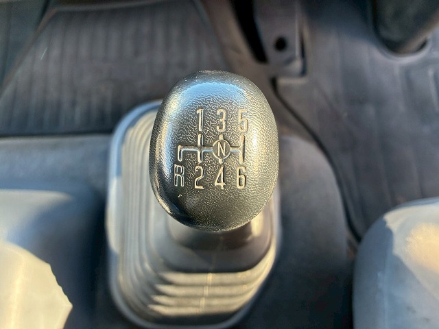 2010年 いすゞ 3050kg積載 No.2076