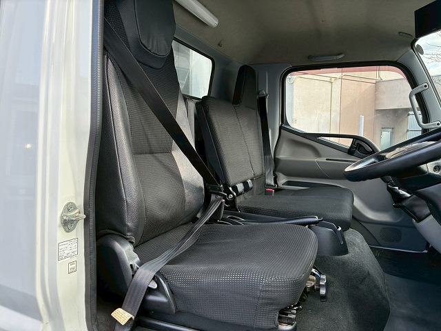 2016年 三菱ふそう キャンター 3950kg積載 No.2061