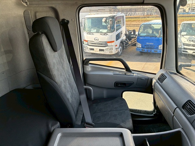 2017年 UDトラックス 13600kg積載 No.2056