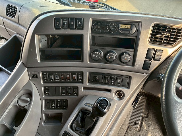 2014年 UDトラックス 14200kg積載 No.2071