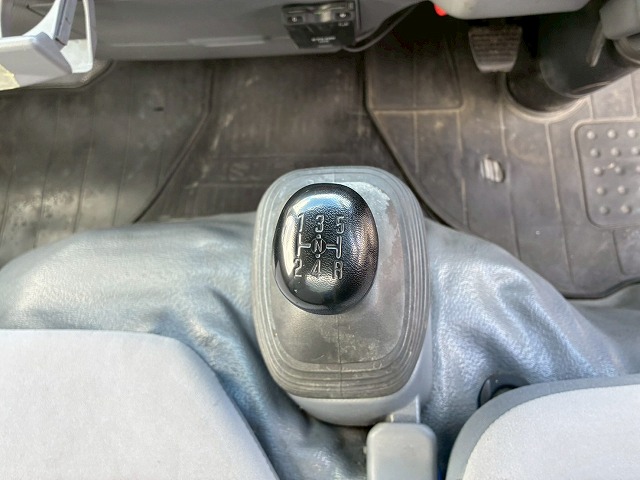 2017年 いすゞ 1500kg積載 No.2040