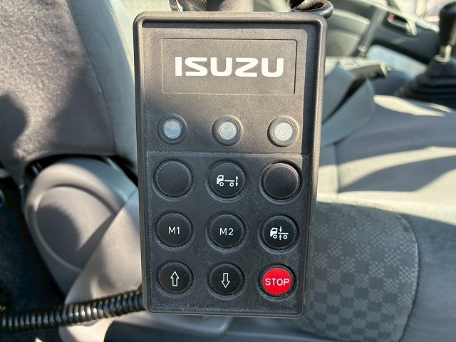 2017年 いすゞ 2900kg積載 No.2047