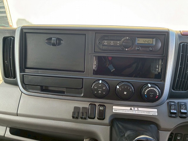 2016年 三菱ふそう キャンター 3950kg積載 No.2061