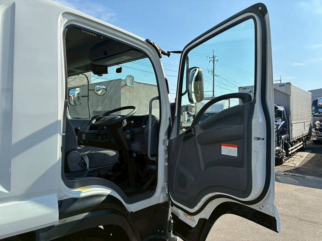 2017年 いすゞ 2900kg積載 No.2047