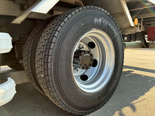 2017年 いすゞ 2900kg積載 No.2047