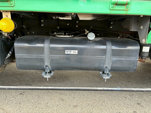 2016年 三菱ふそう キャンター 3950kg積載 No.2061