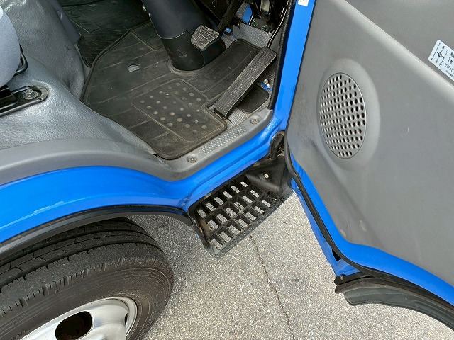 2017年 いすゞ 1500kg積載 No.2040