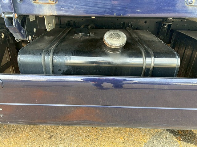 2017年 UDトラックス 13600kg積載 No.2056