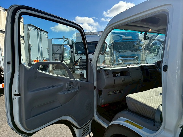 2005年 トヨエース 3000kg積載 No.2083