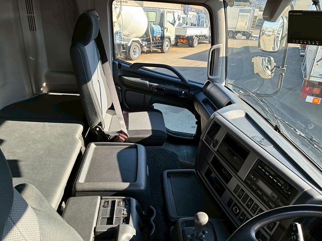 2014年 日野 プロフィア 13600kg積載 No.2050