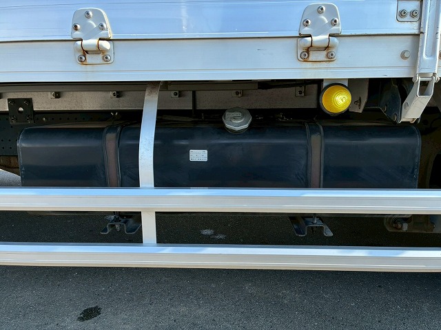 2017年 いすゞ 2900kg積載 No.2047