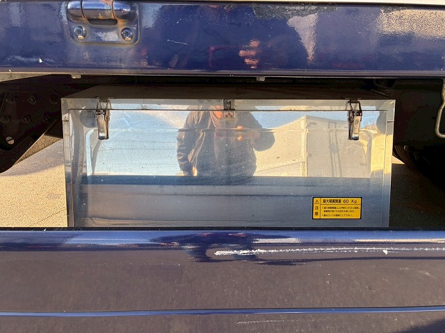 2017年 UDトラックス 13600kg積載 No.2056