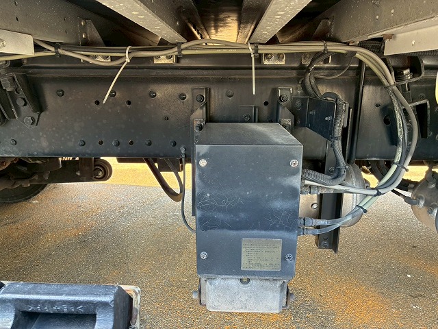 2017年 UDトラックス 13600kg積載 No.2056