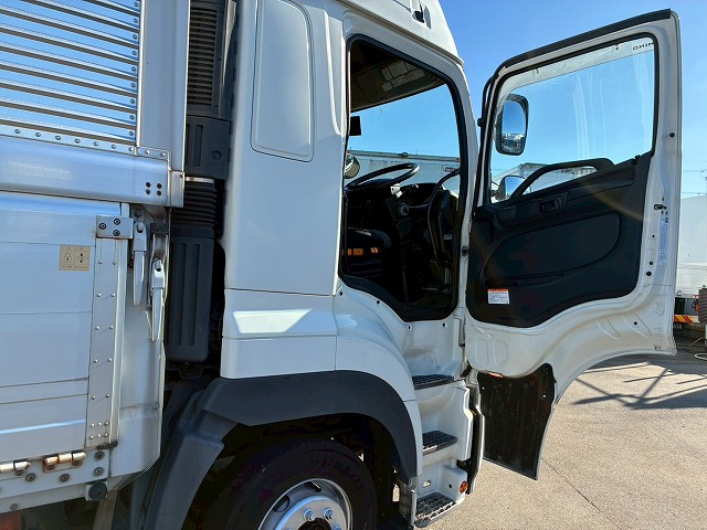 2014年 日野 プロフィア 13600kg積載 No.2050