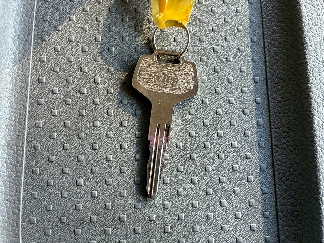 2017年 UDトラックス 13600kg積載 No.2056