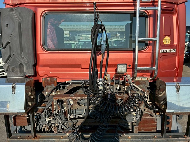 2016年 UDトラックス 37990kg積載 No.2085