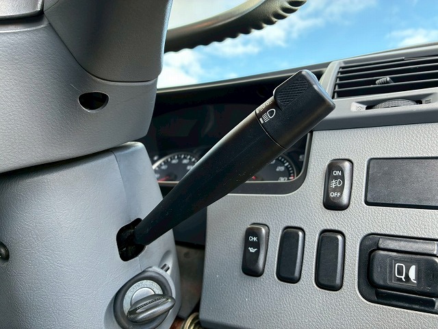 2005年 ファイター 3050kg積載 No.2077