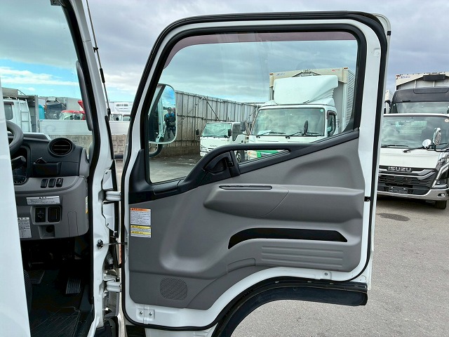 2019年 三菱ふそう キャンター 2000kg積載 No.2082