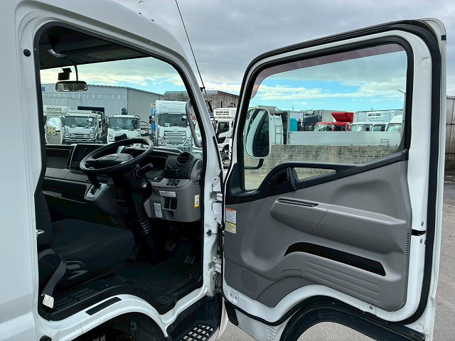 2019年 三菱ふそう キャンター 2000kg積載 No.2082