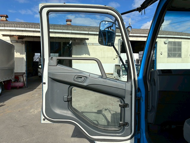 2005年 ファイター 3050kg積載 No.2077